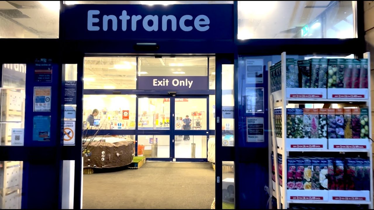 Shopping at The Range in the UK | Home, Leisure, Garden, candles, lights | Near Aberdeen beach.