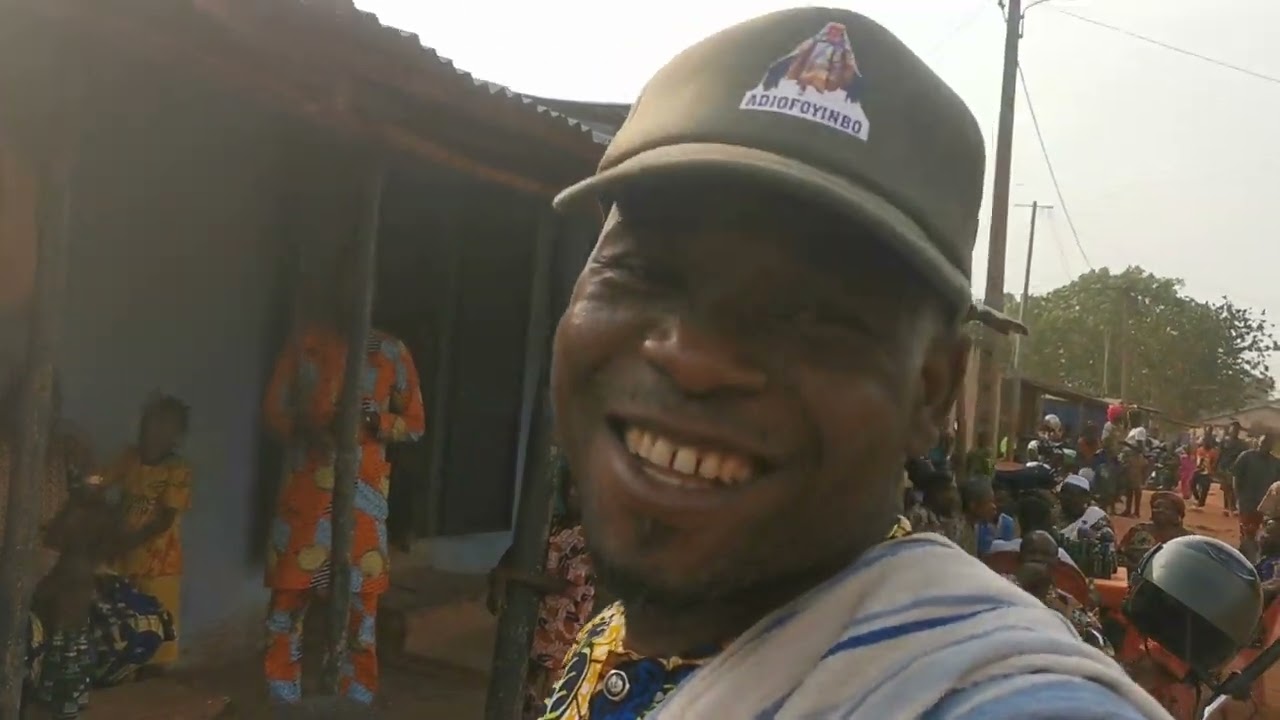 Cérémonie de sortie des jumaux à Pobè-Bénin, couvent Akouèdjinnadou