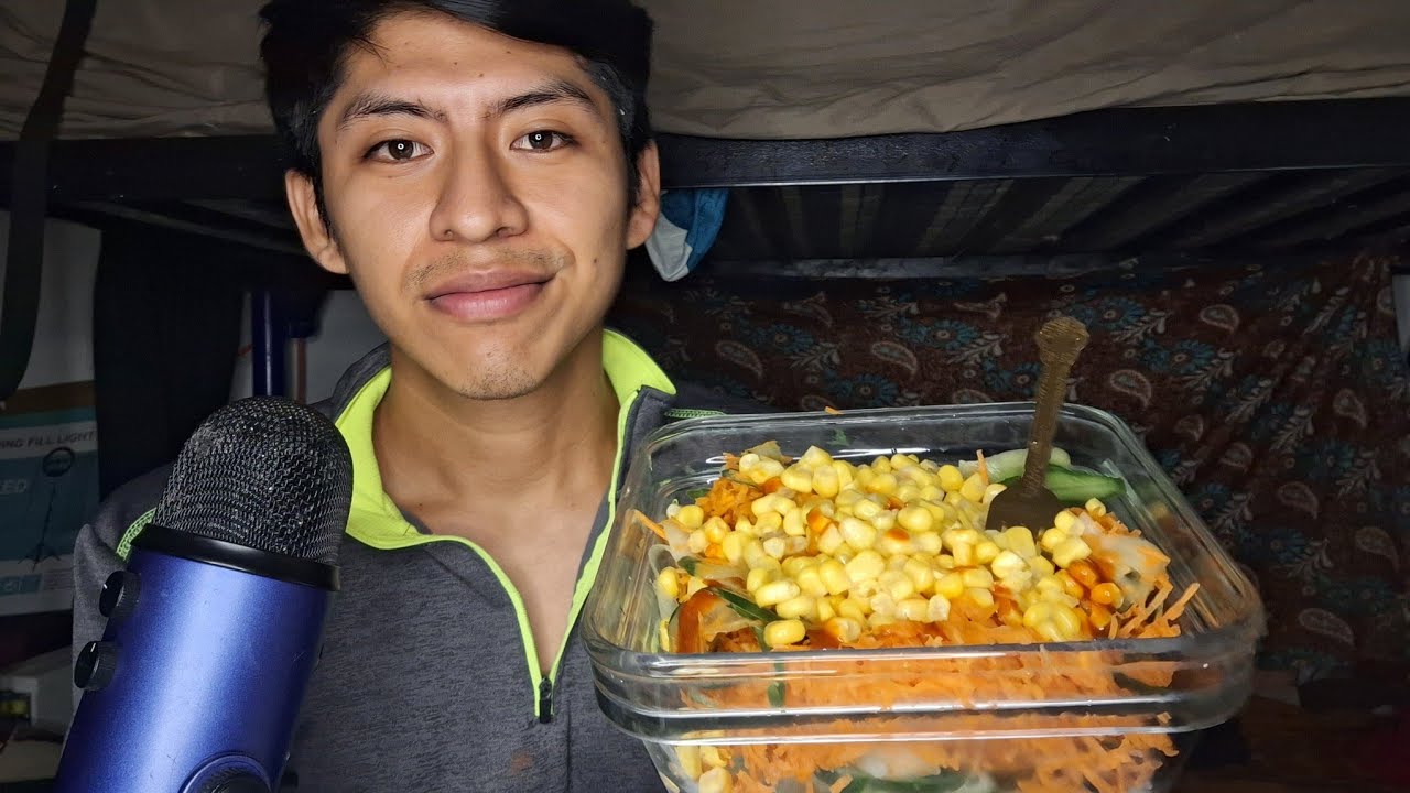 ASMR COMIENDO VERDURA RALLADA 😋