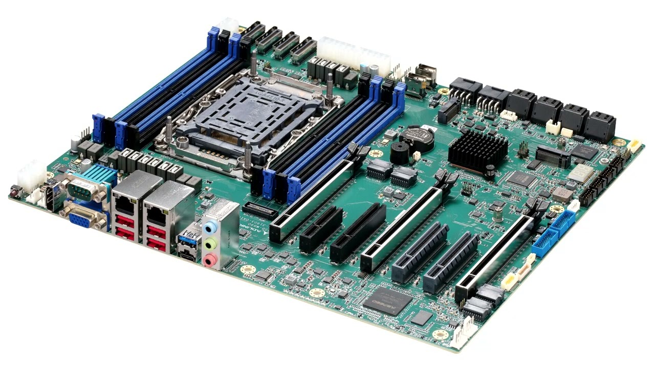Появилась ранняя материнская плата Intel W890, ориентированная на процессоры Granite Rapids WS Xeon