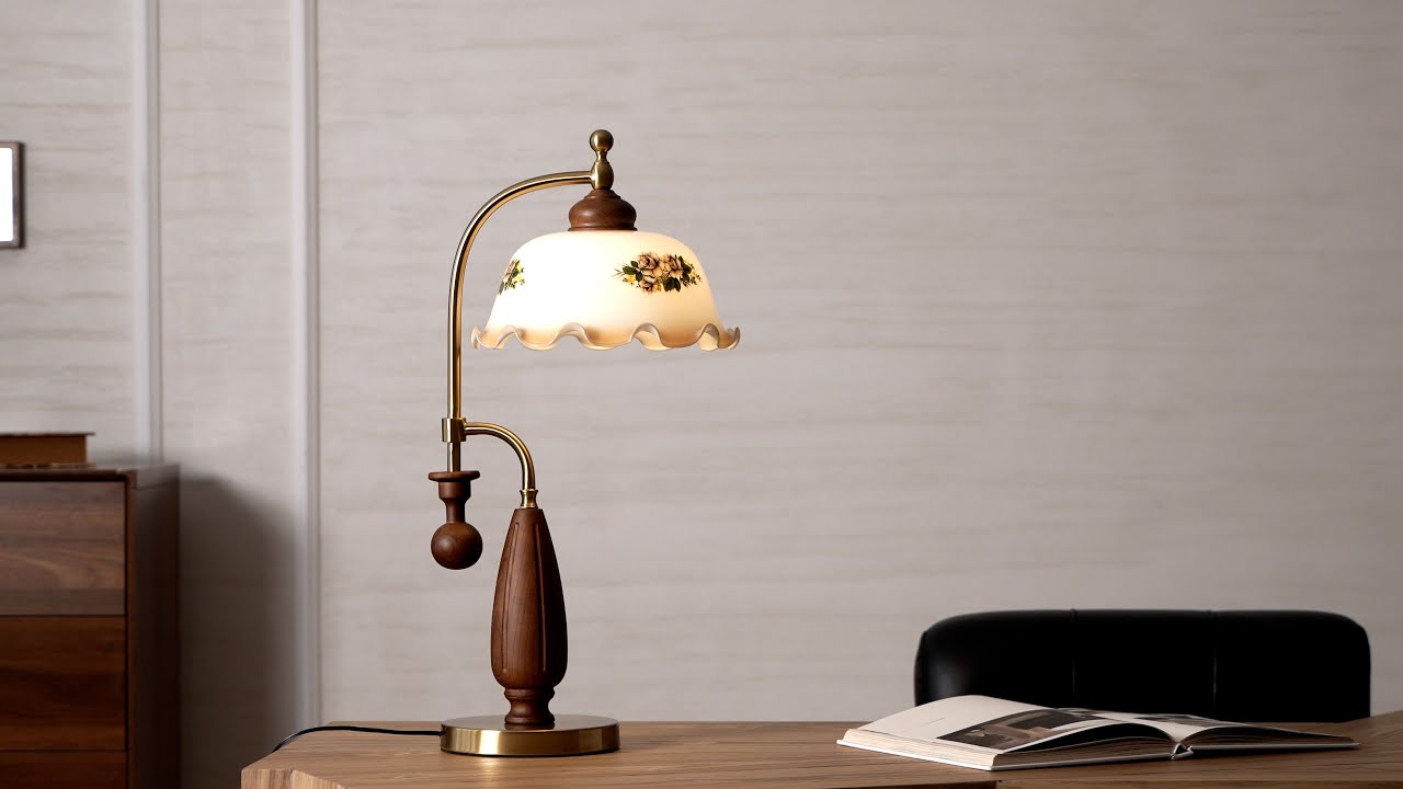 Heritage Bloom Table Lamp &ndash; Timeless Charm, Soft Accent Light