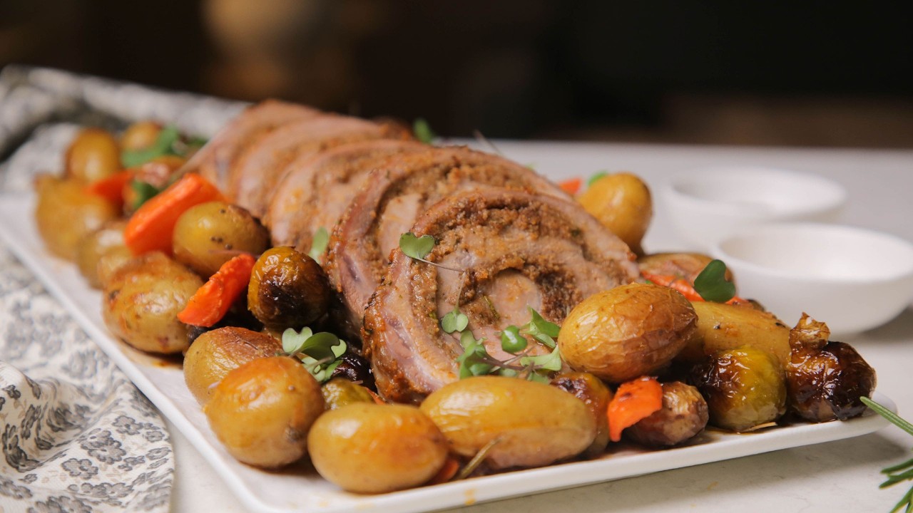 Rolled Roast Pork with Potatoes & Vegetables