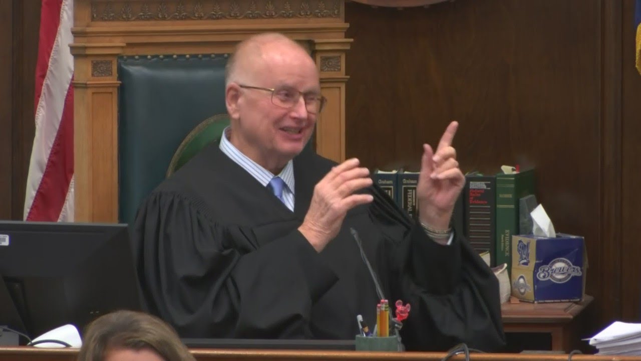 Kyle Rittenhouse trial: Judge jokes with jurors, 