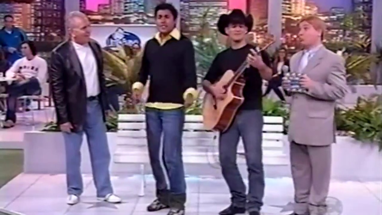 JOÃO LUKAS & LENNON NA PRAÇA É NOSSA - SBT