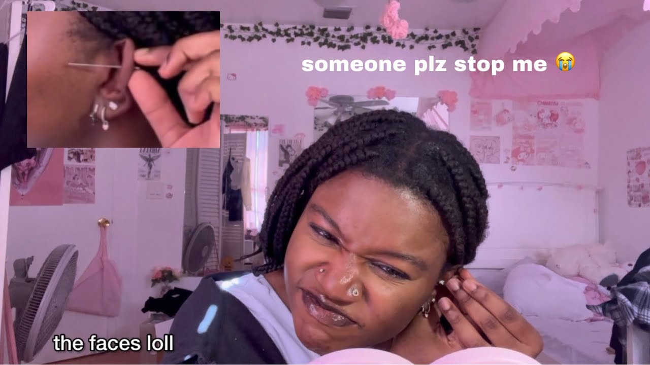 PIERCING MY EARS 4 TIMES IN ONE SITTING (small bl00d warning)