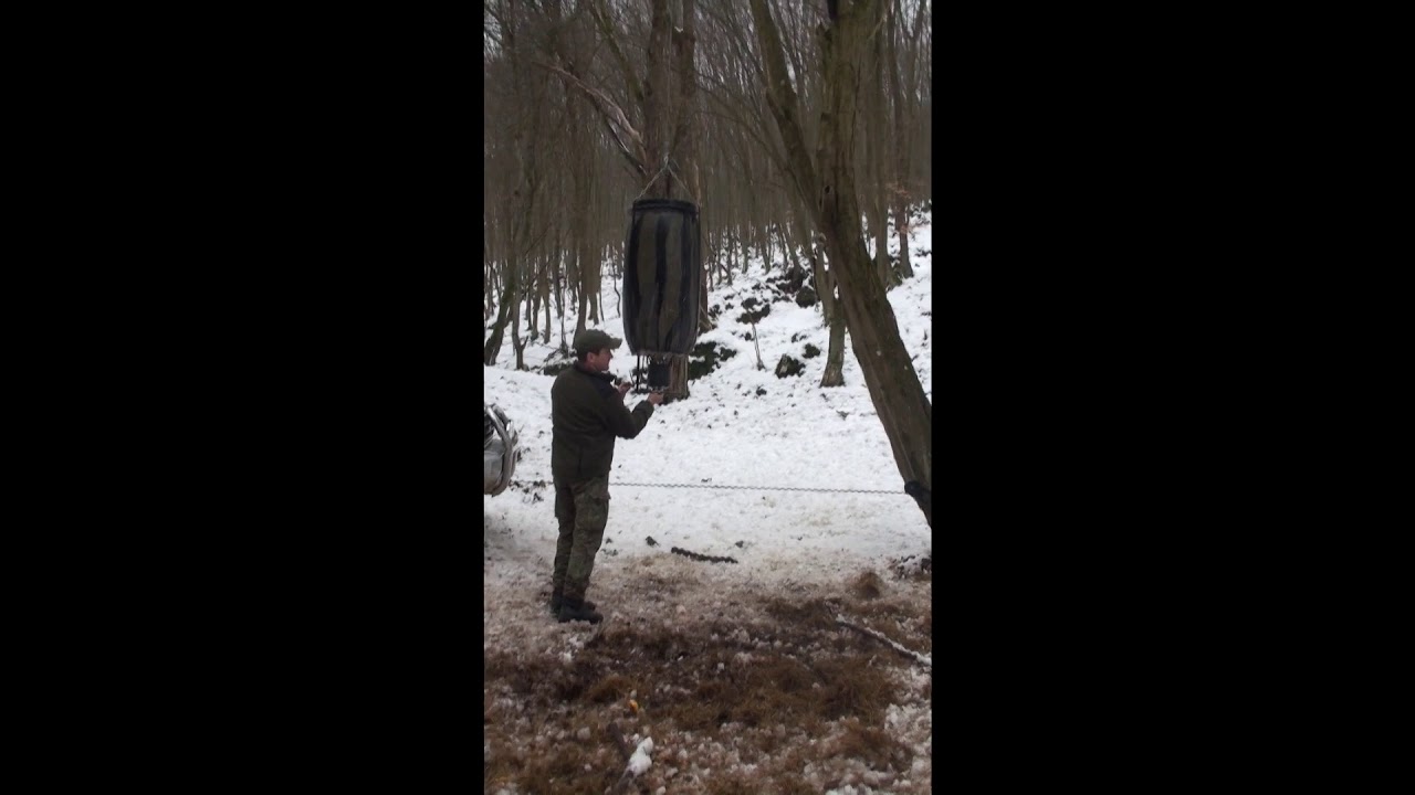 Automatický krmelec pre zver