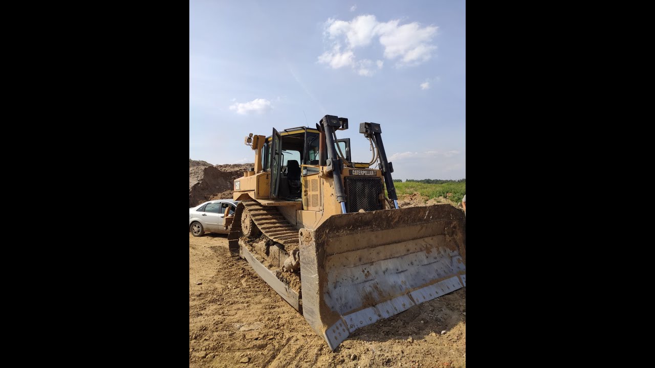 CAT D6R. Бульдозер. Стрелки приборов дёргаются, бьёт Чек. Загрязнён Блок предохр. ШЕФ-Ремонт.