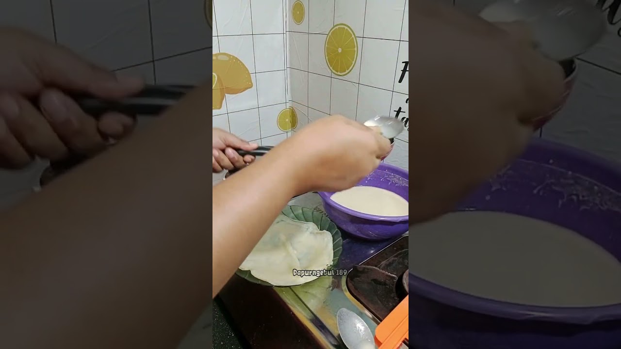 Wajib ada pas lagi buka puasa🤤 ada yang sama ga buka puasa harus ada gorengan😁#fypシ #risolsayur 