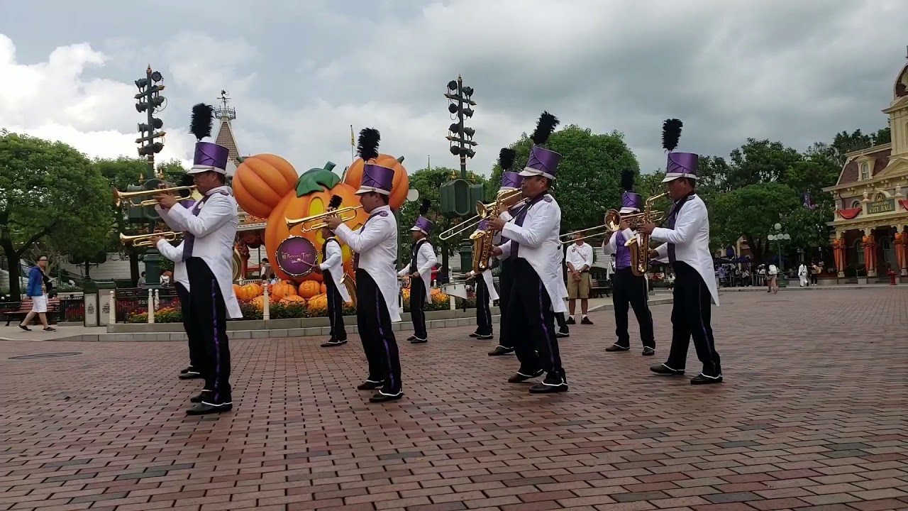 Hongkong Disneyland BAND-Thriller by Michael Jackson