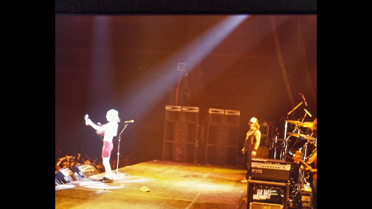 AC/DC - C.O.D - Live 1982 (2020 Remaster)