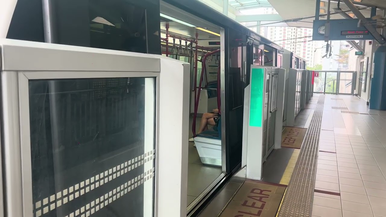 [SBST] C810/C810A V53/V45 SKW CW arriving & departing SW5 Fernvale
