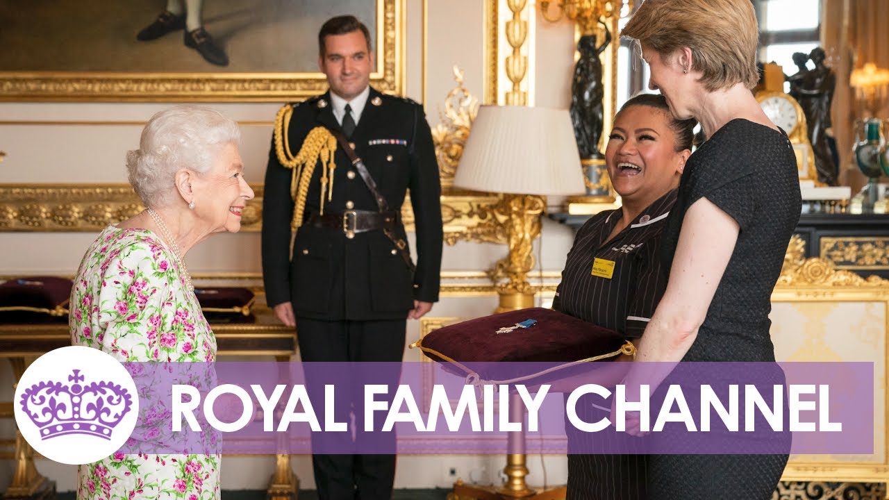 'You're Still Alive!': Queen Jokes with NHS Medal Recipients