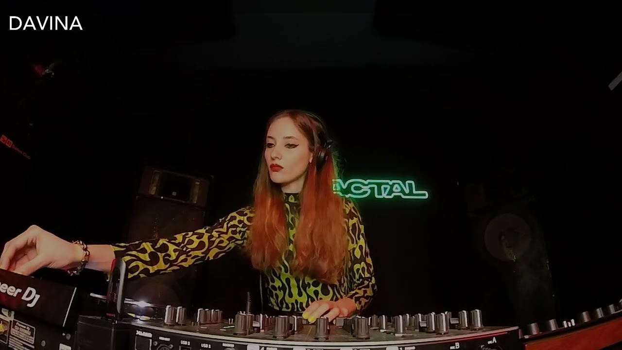 Techno Hybrid mix in Buenos Aires | Davina @ MINAU RADIO x TCQ