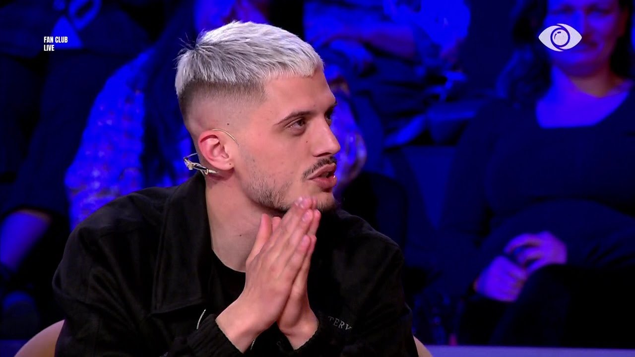 Sara në prapaskenë, Bardhi i bën LIVE deklaratën më të ëmbël të dashurisë - Fan Club