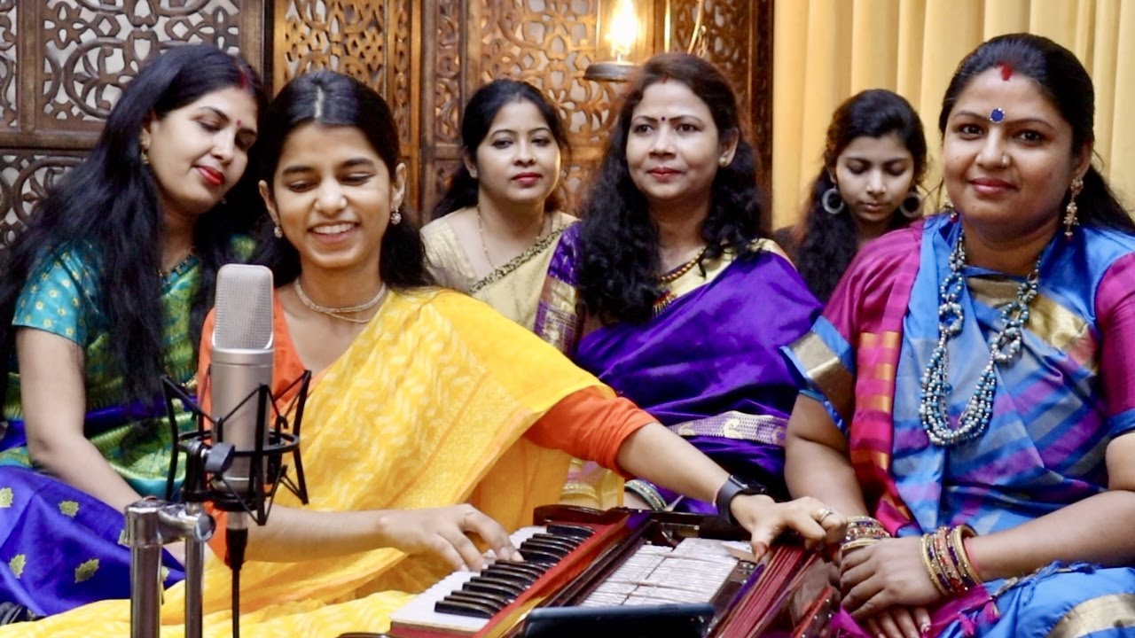 लल्ला की सुन के मैं आयी यशोदा मैय्या दे दो बधाई (कृष्ण जन्म) - मैथिली ठाकुर