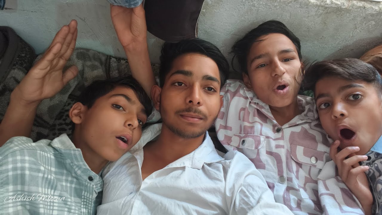 Hostel me student gye Gar sabhi 🥺