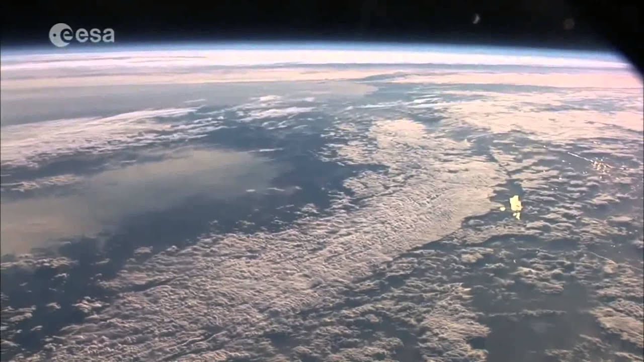 La Tierra vista desde la Estaci&oacute;n Espacial Internacional    HD 1080 p