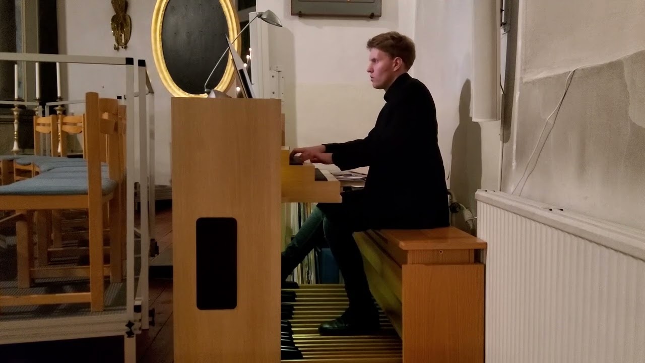 Merry go round life from Howl's Moving Castle on organ
