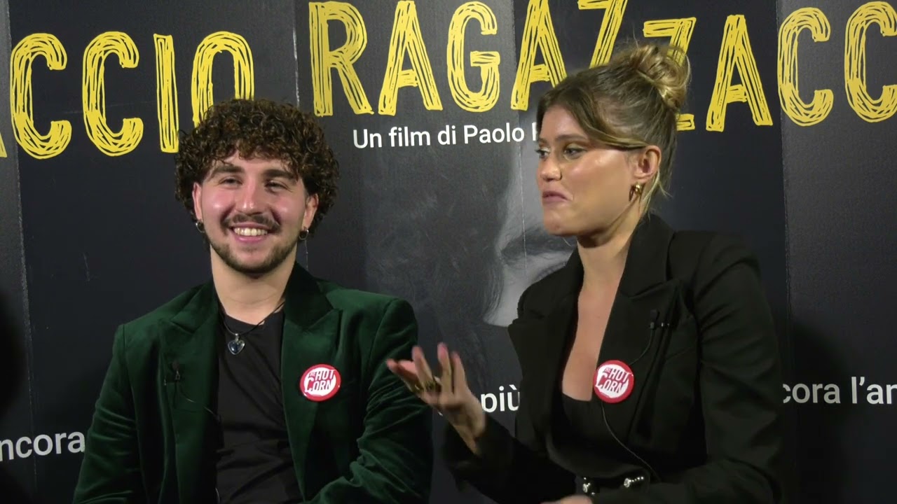 RAGAZZACCIO | Jenny De Nucci e Alessandro Bisegna | HOT CORN
