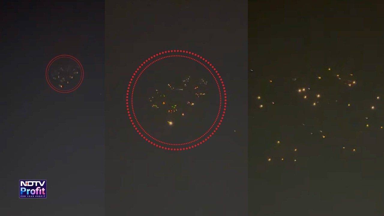 Watch: Iran's Missile That Splits Into Multiple Rockets Aimed At Israel | Iran Kheiber Attack