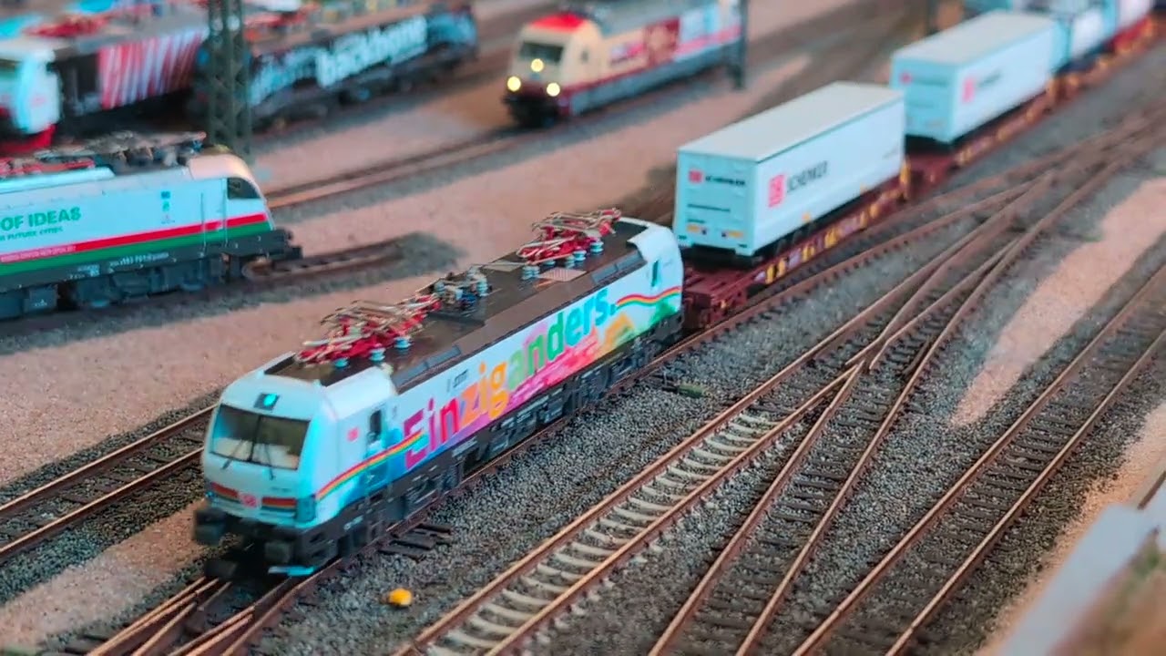 Fahrbetrieb auf der Spur N Anlage der Modelleisenbahnfreunde Markdorf bei den 35. Modellbahntagen