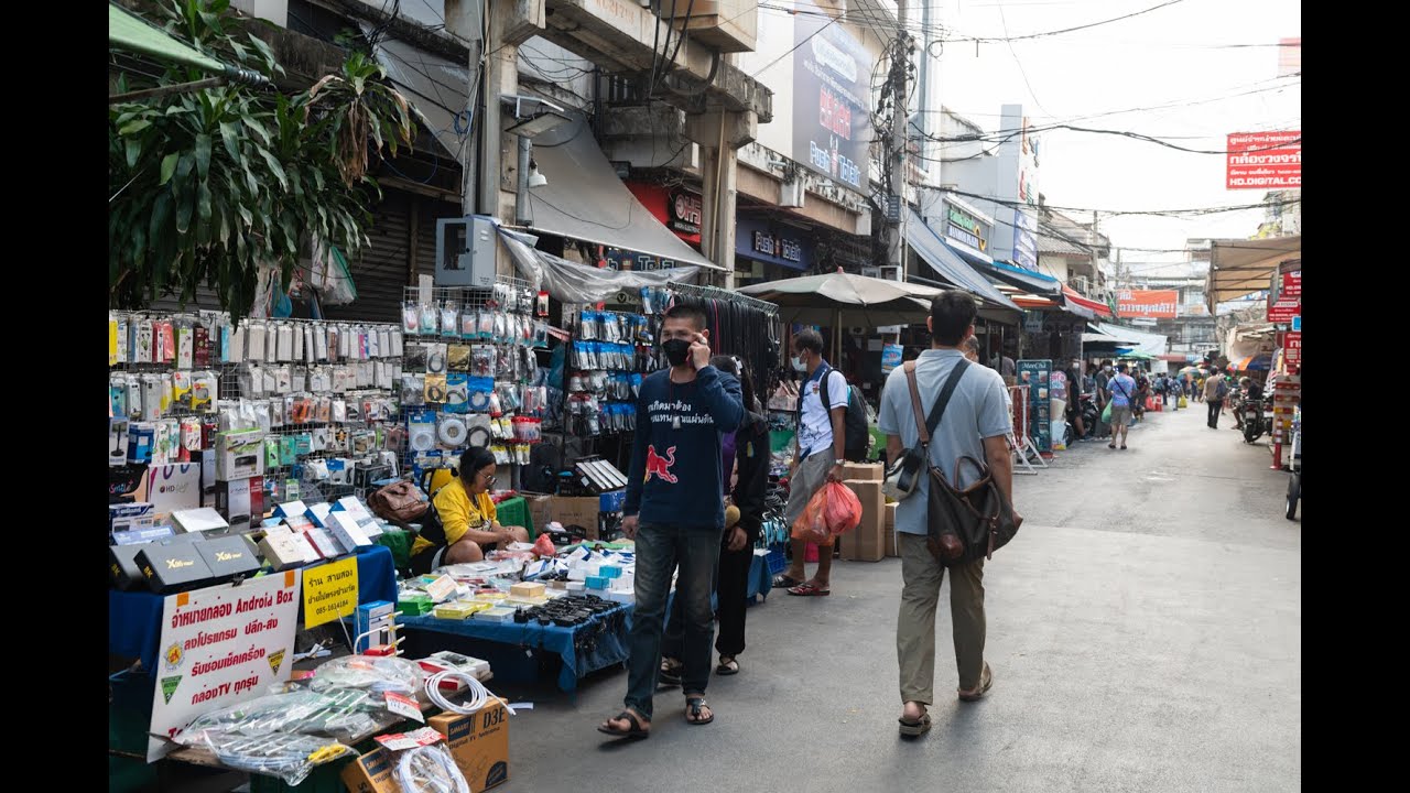 [4K] Walk around electronic market in Bangkok at Ban Mo market