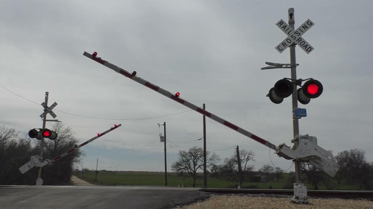 Bell Glitch | Railroad Crossing | CR 111, Buckholts, TX
