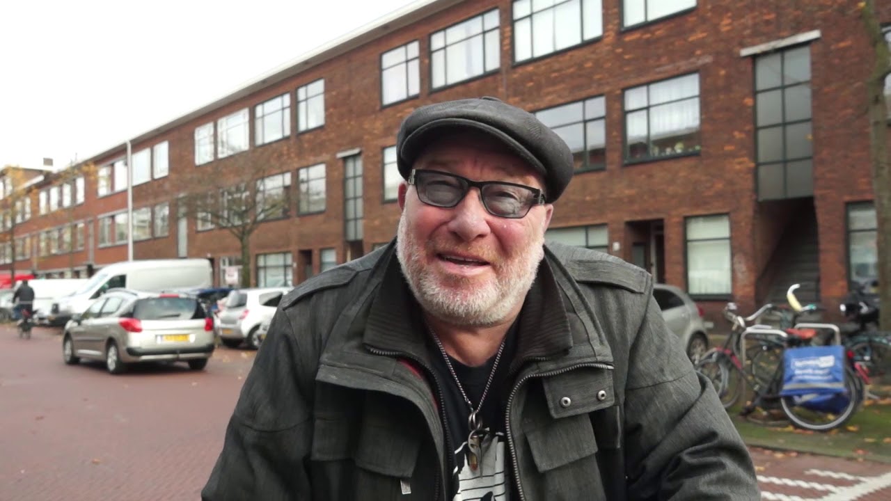 Naar het geboortehuis van Kees van Kooten met Rene Bom.