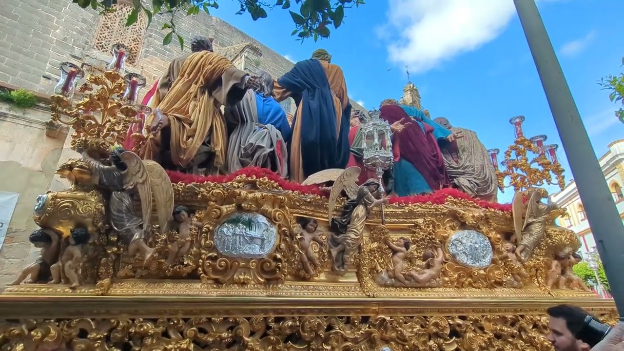 SEMANA SANTA JEREZ 2025. Lunes Santo. Salida de la Cena con un popurrí de la Estrella Dos Hermanas
