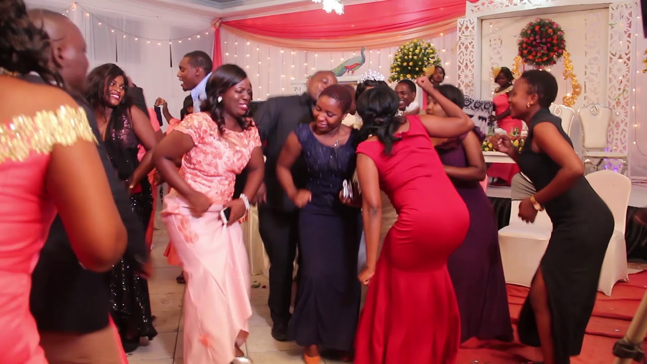 Wasafwa wakifanya yaoSimon na Trezia/by Mcmwanyonga