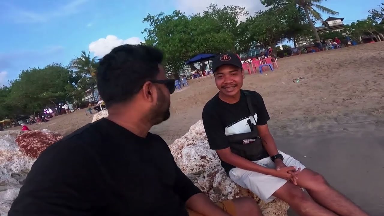 Exploring Kuta Beach And Legian Street // A day in Kuta, Bali (Indonesia)
