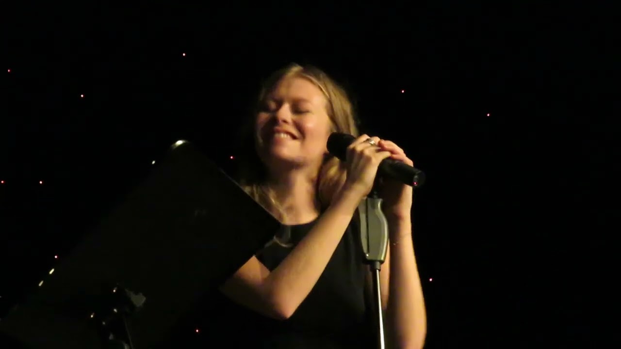 Zoë live im Vindobona - La vie en rose (Edith Piaf Cover)