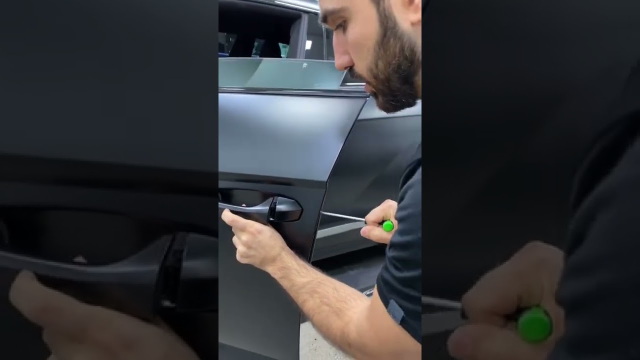 LAMBO DOOR HANDLE REMOVAL