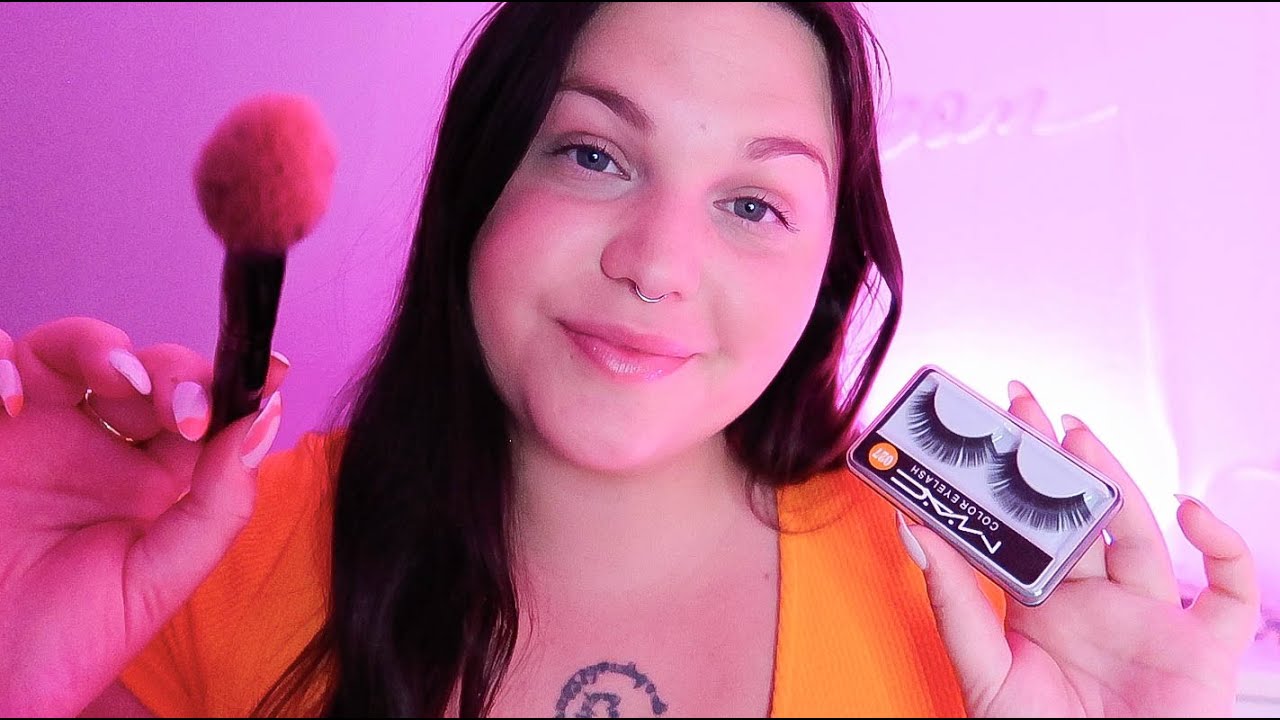 ASMR POV : la fille populaire de l'école te réconforte en pleine soirée chez la peste