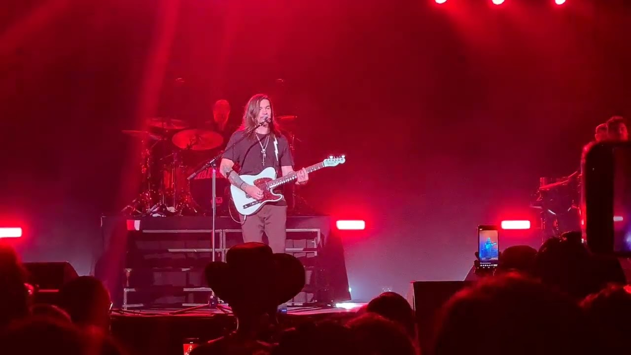Juanes - Me Enamora / Oye Mujer / A Dios Le Pido [Live @ Monterrey 27/Octubre/2022]