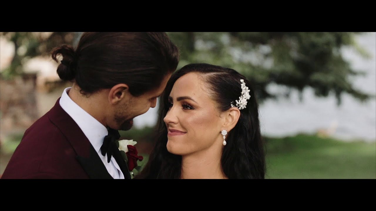 Ceremony in the Rain - Wedding at Boldt Castel