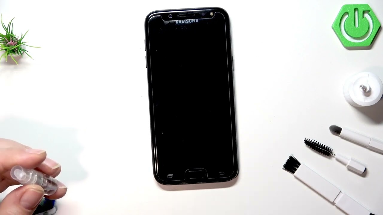 Wie reinige ich das Mikrofon beim SAMSUNG Galaxy J5 (J530, 2017)?