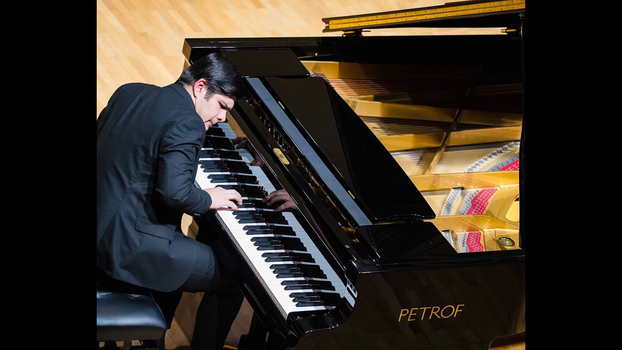 Pianul ca destin. Robert Bașcoveanu și armoniile succesului
