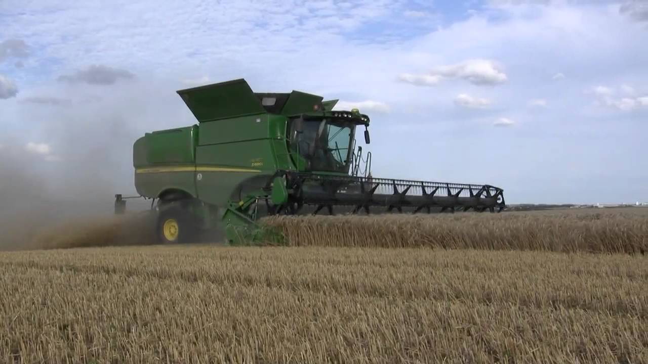 Moisson 2012 avec 2 John Deere S680i à chenilles