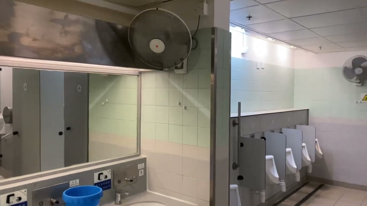 Hong Kong Toilet at Market - Centre Street Market