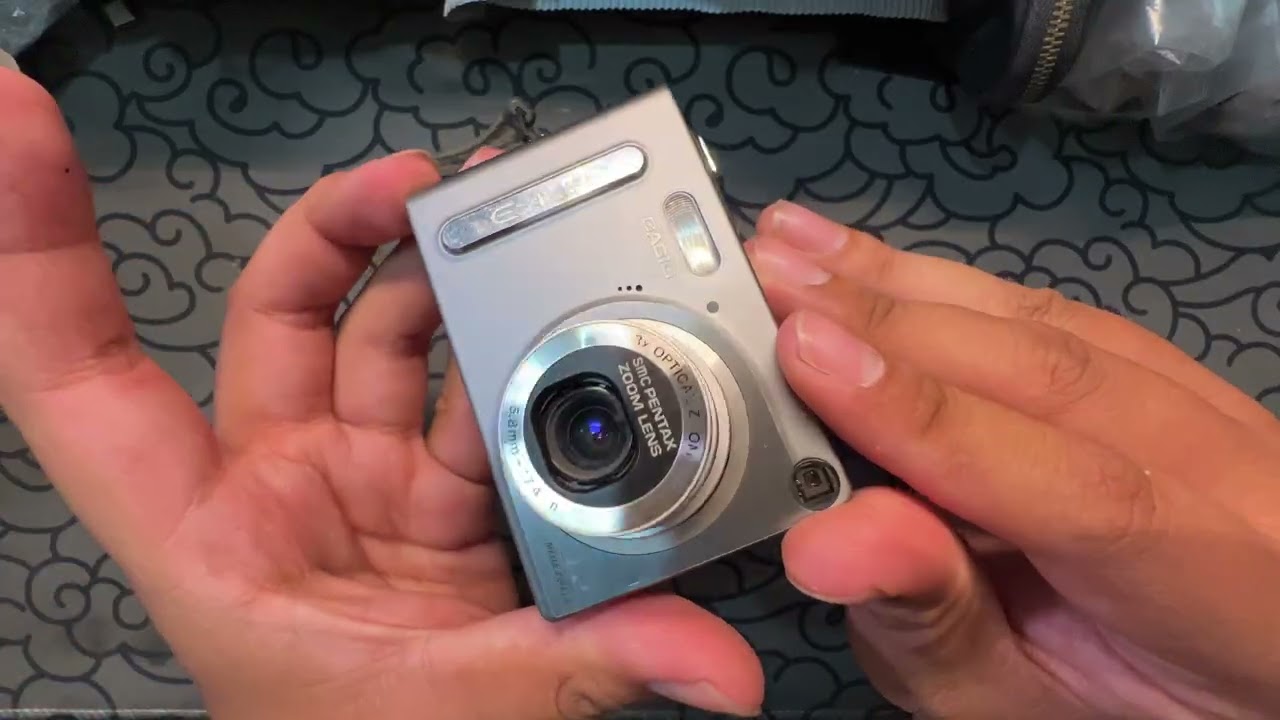Casio Exilim Z3 (Mùng 2 Tết 2026)