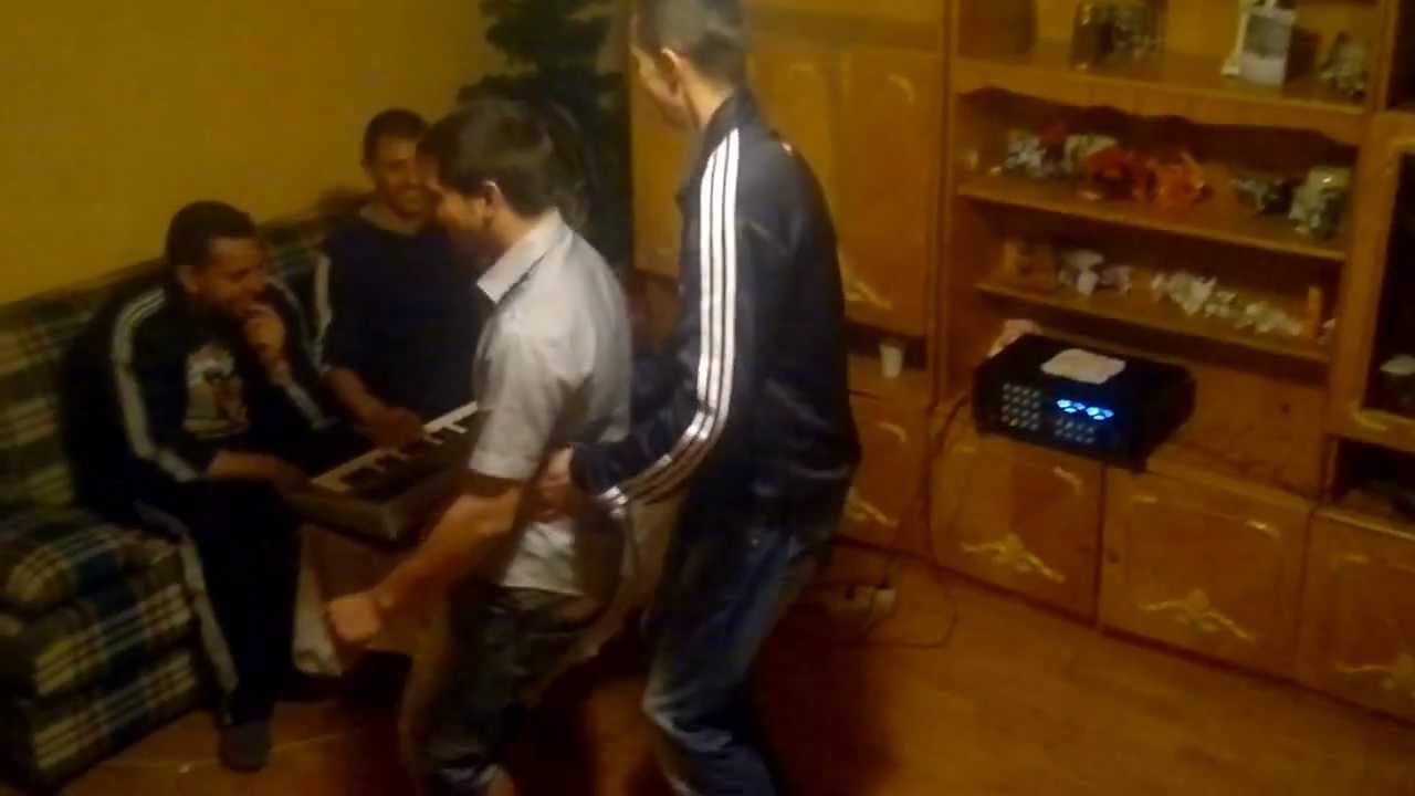Pinguinu cu baieti de la HUMOSU :)))