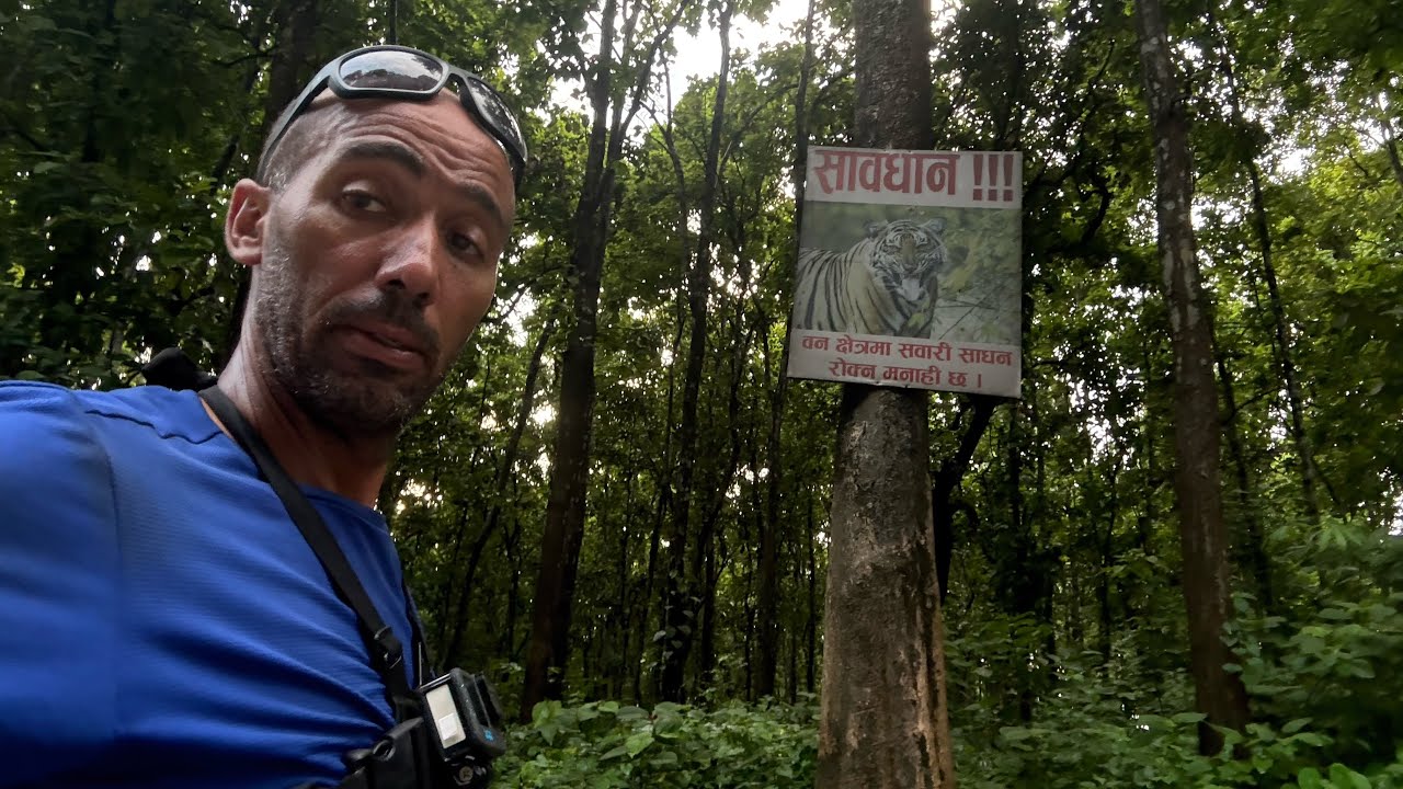 نيبال 🚴🏽 اجمل طريق في الهملايا خطر 🐯🇳🇵ومتعة🧘🛕 Nepal une route pas comme les autres