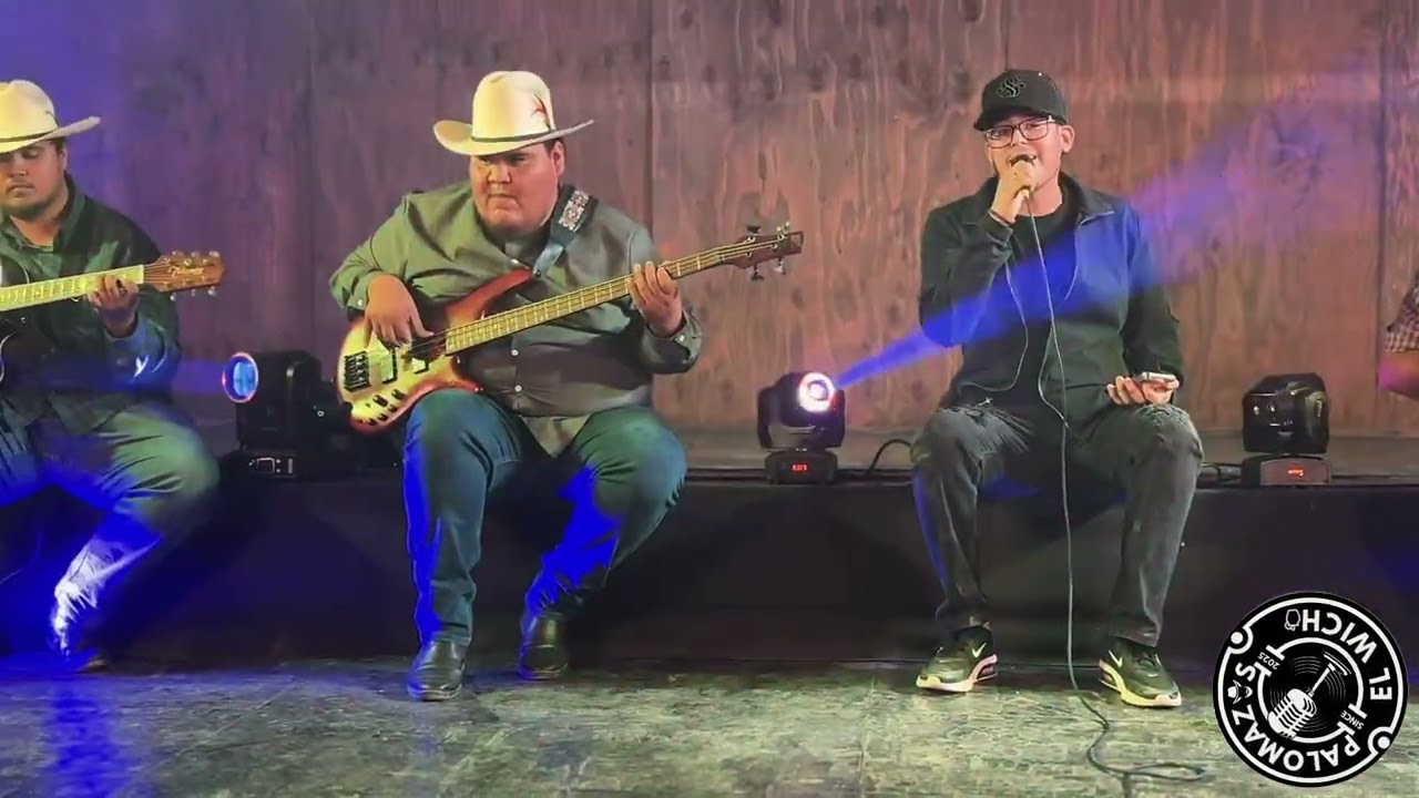 Libros Tontos (En Vivo) - Aolanis Leal