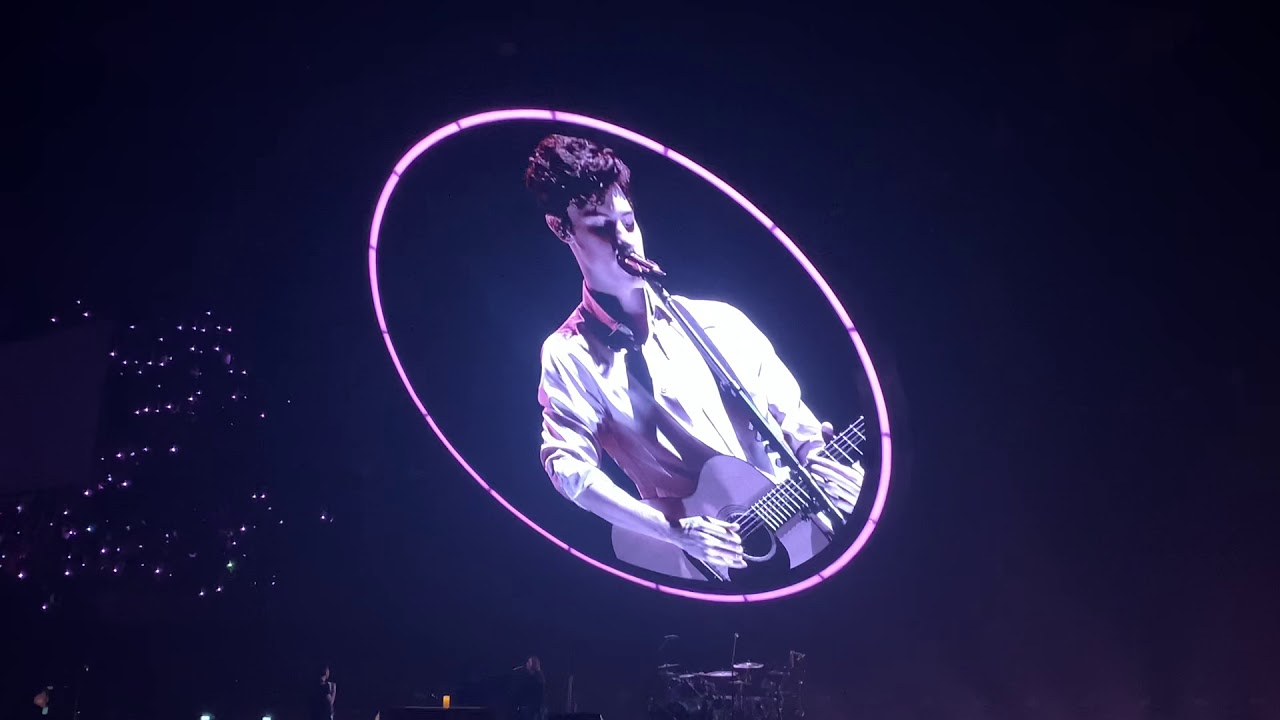 8 - Like to be you (Live in Paris 19.03.19)