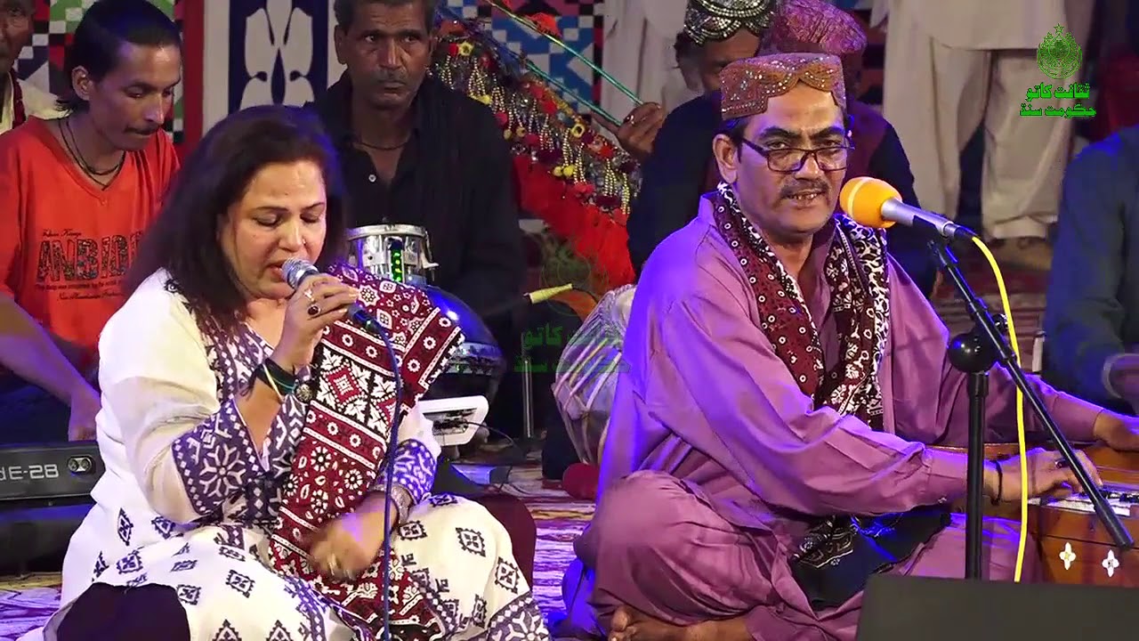 Samina Kanwal & Awais Mohammad Juman sing Jogi Dadhi Zat in 276th Urs Shah Abdul Latif Bhittai 2019