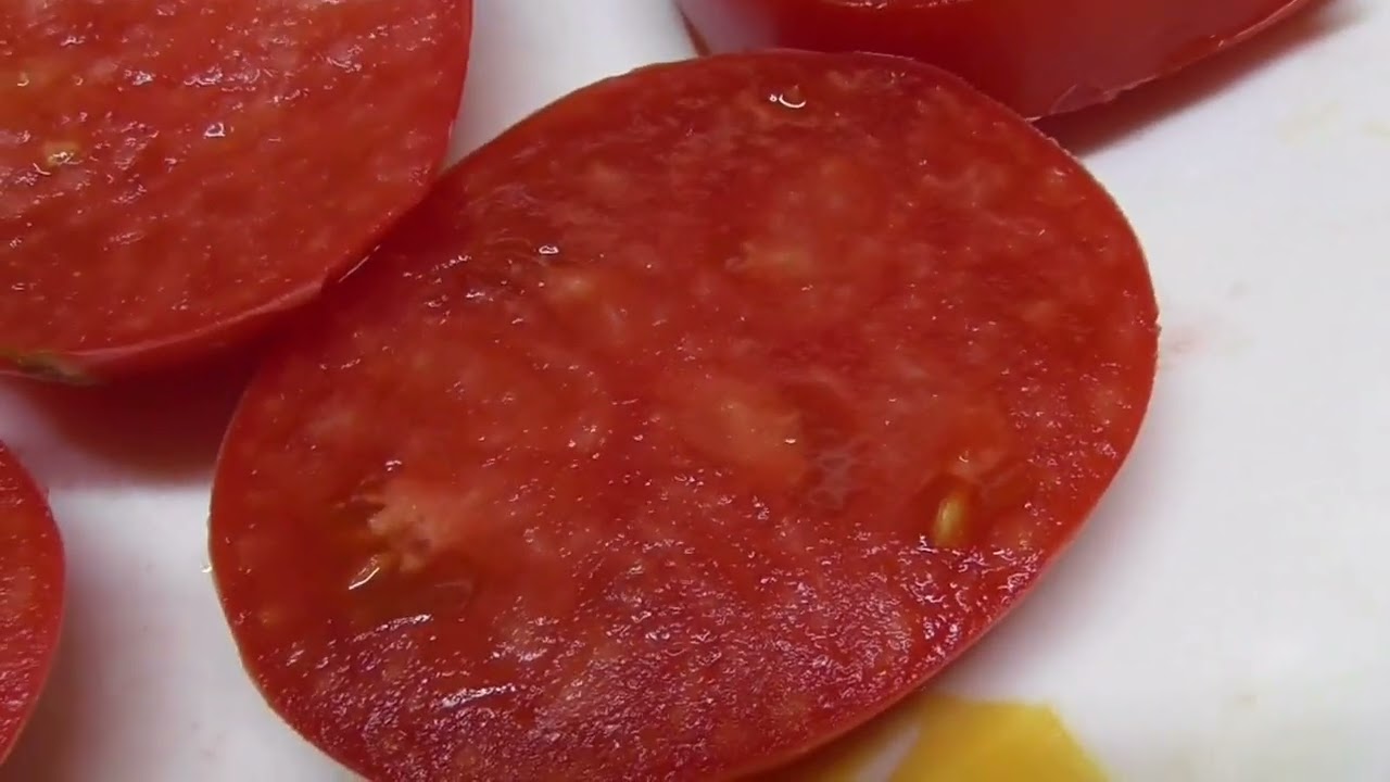 Томат Задница обезьяны. Вкусный, мясистый, совсем без семян - сплошное томатное мясо! Дегустация.
