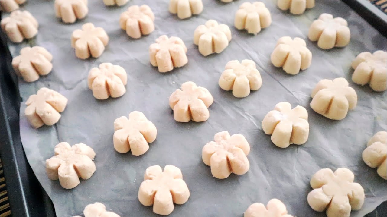 2 Jenis Resepi Kuih Bangkit Cair Dalam Mulut (Coconut Cream Tapioca Cookies) | basickeli