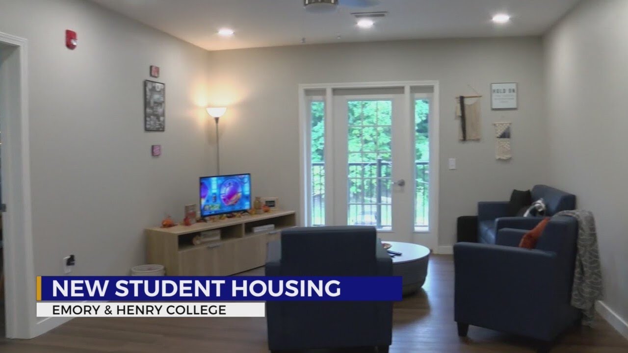 Emory & Henry opens new apartment-style complex for students