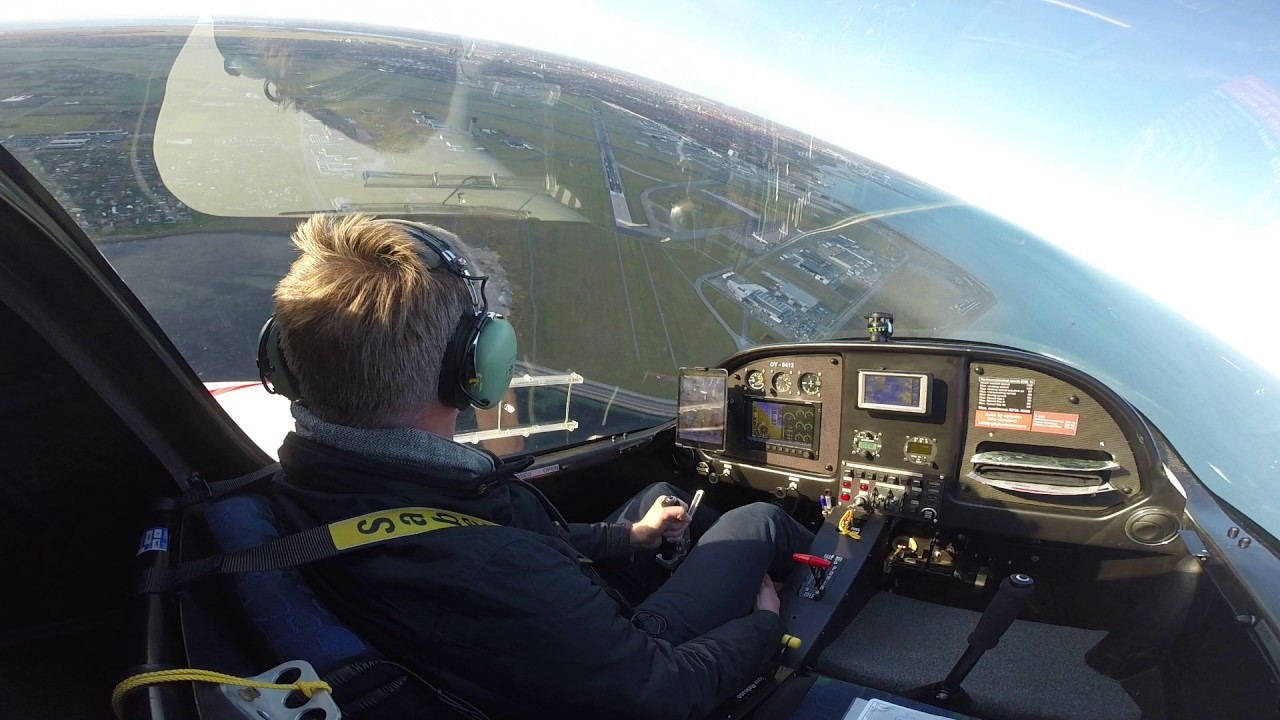 Overflyvning af EKCH med A380 beneath og ATC komm